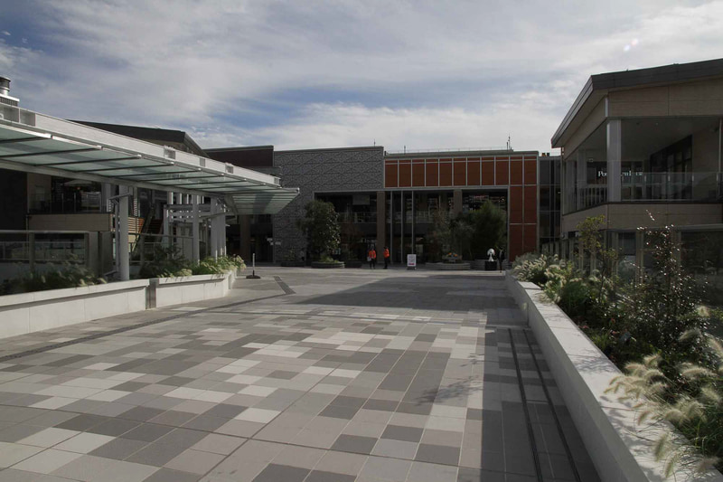 東急 南町田グランベリーパーク駅側に位置する南町田グランベリーパークのエントランススペース