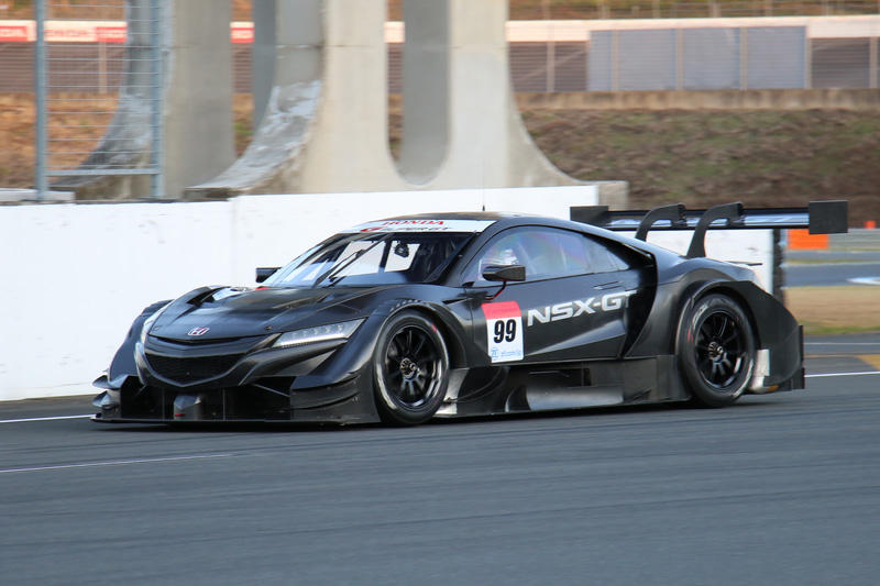 ダニール・クビアト選手が運転する「＃99 Honda NSX-GT」