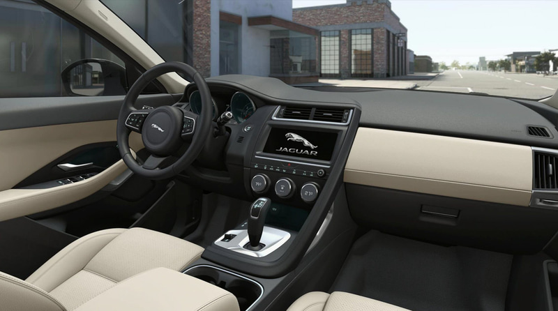 ライトオイスターグレインレザーシート（日本仕様は右ハンドル）