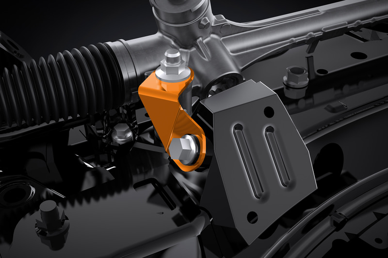 フロントサスペンションに補強のブレースを追加。このほかにもEV化を受けて細部に渡るチューニングを実施している