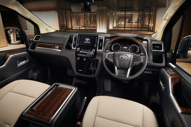 グランエース Premiumのインパネ