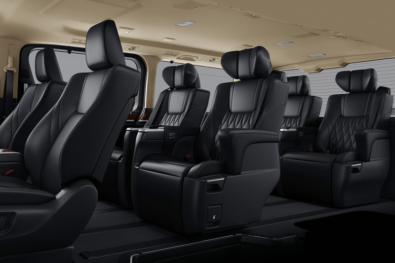 全車でシートカラーにブラックをオプション設定