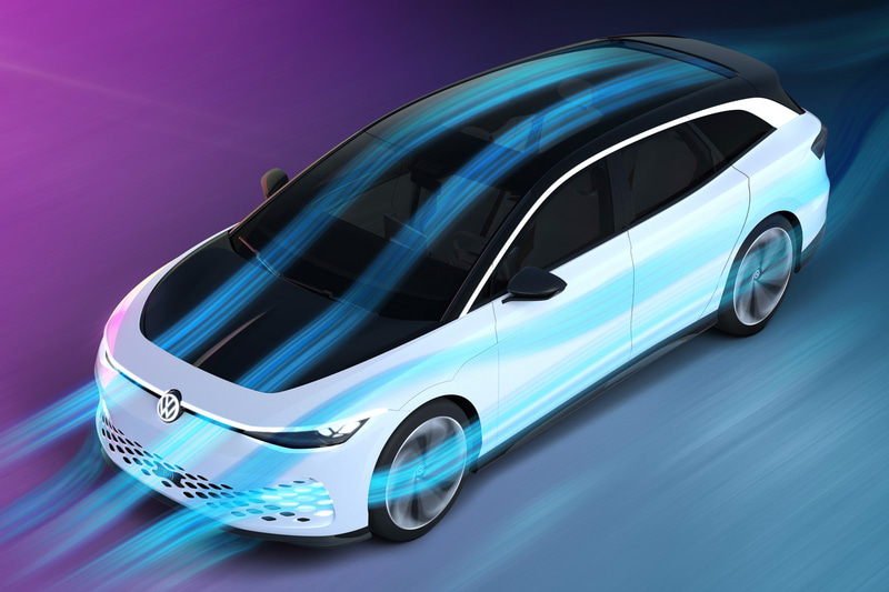 ユニークなフロントデザインにより、Cd値0.24を実現する高効率なエアロダイナミクスを備える