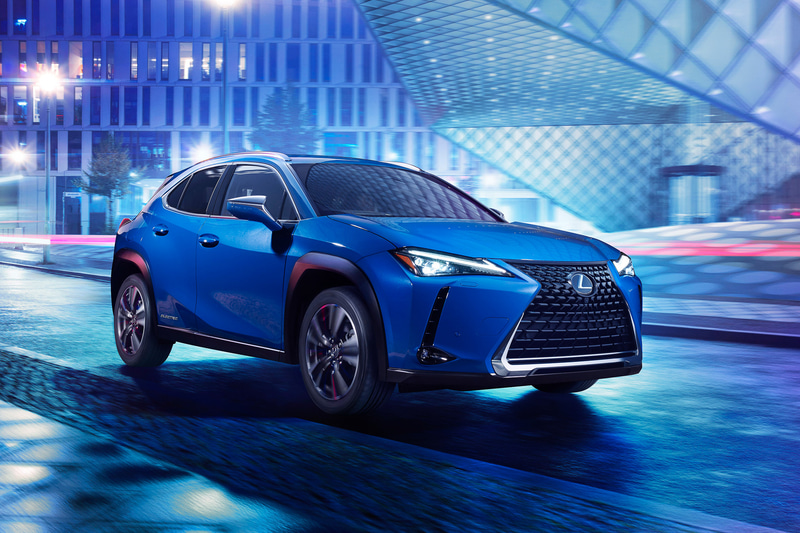 レクサス初のEV「UX300e」