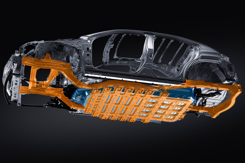 UX300eではバッテリーを保護するボディ構造を採用