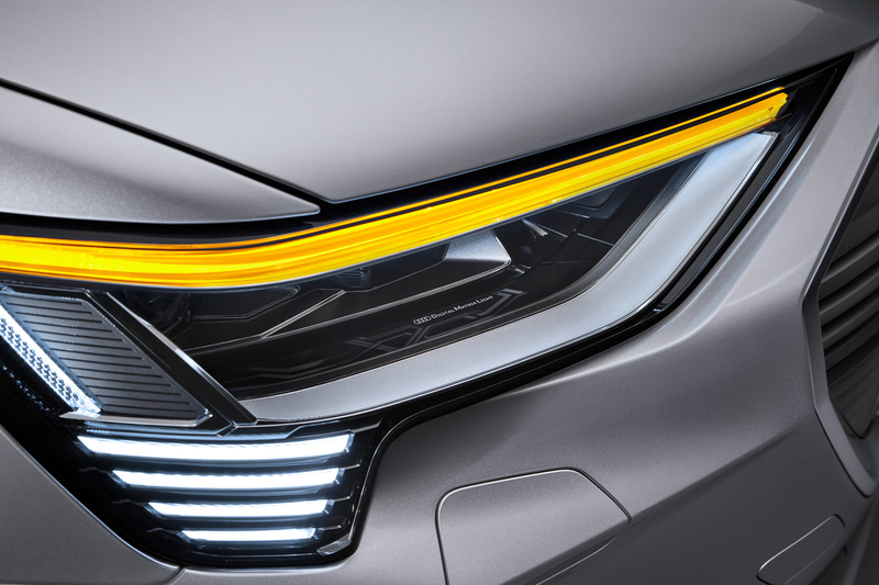 「量産車で初めて利用できる新しい機能」を備えた「デジタルマトリクスLEDヘッドライト」