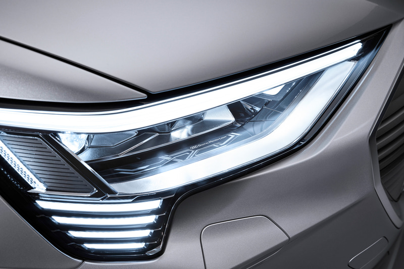 「量産車で初めて利用できる新しい機能」を備えた「デジタルマトリクスLEDヘッドライト」