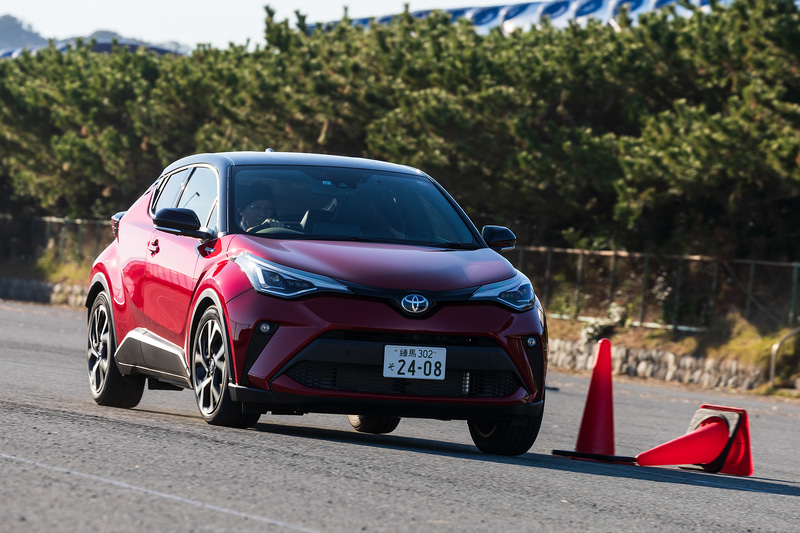 マイチェン前と後のC-HRにも試乗