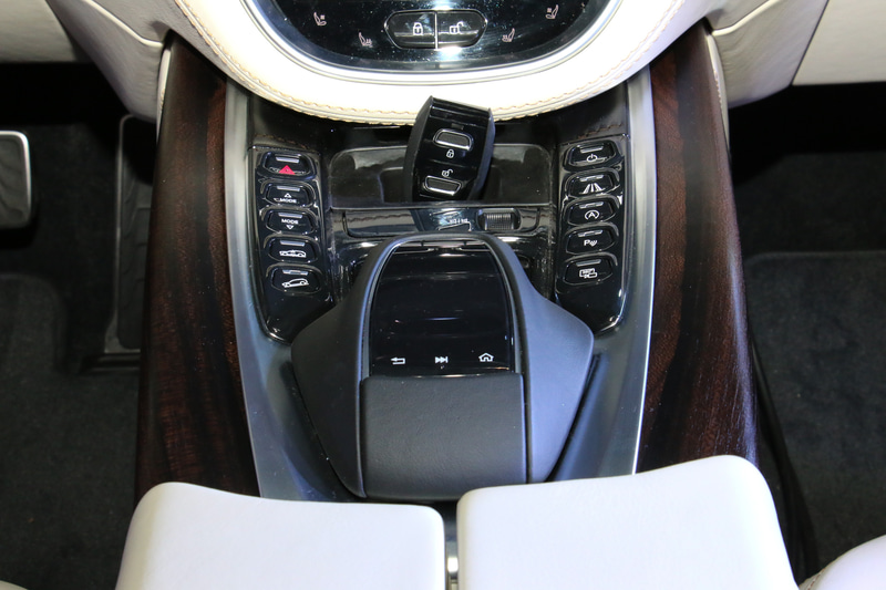 センターコンソールのスイッチ類