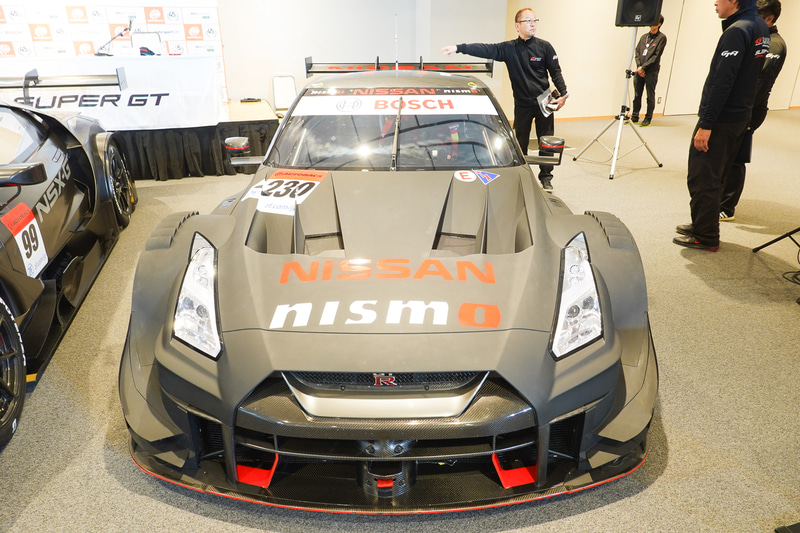 GT500各社に掲示される「BOSCH」ロゴ