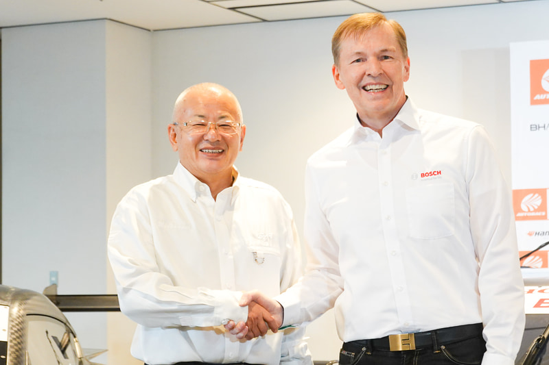 株式会社GTアソシエイション 代表取締役 坂東正明氏（左）、ボッシュ株式会社 代表取締役社長 クラウス・メーダー氏
