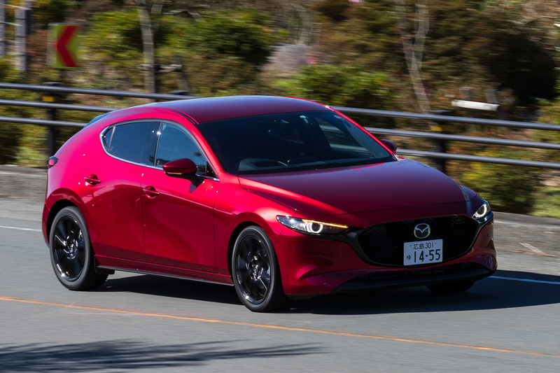 6速AT/FFモデルと6速MT/4WDモデルに試乗した