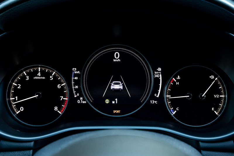 ATのマニュアルモード1速でSPORTモードをセレクトしている状態