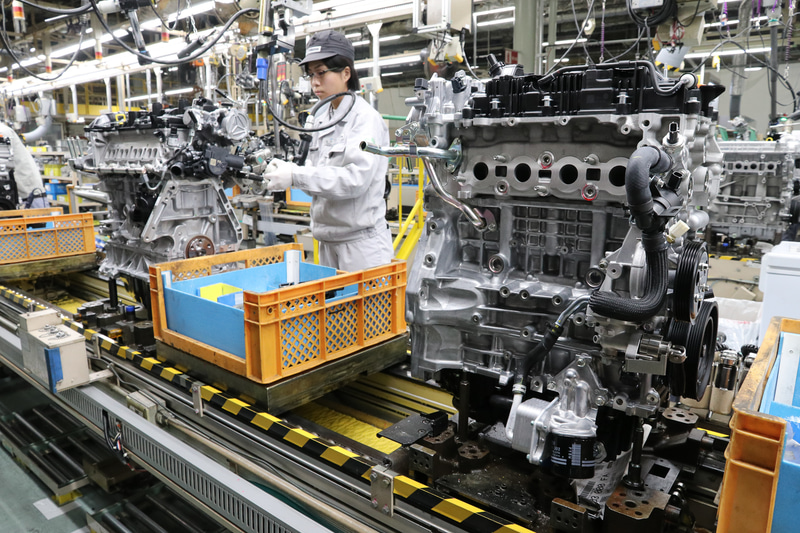 マツダ本社工場で作られるSKYACTIV-Xエンジン