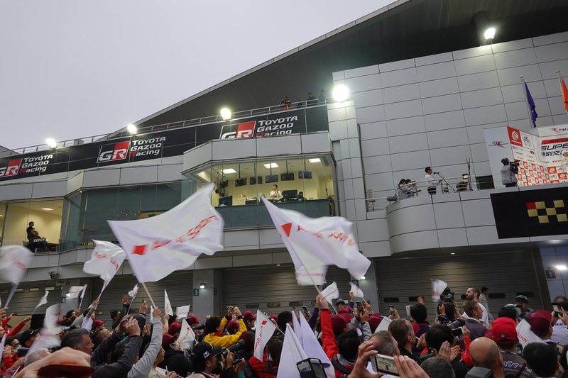 アウディの応援団