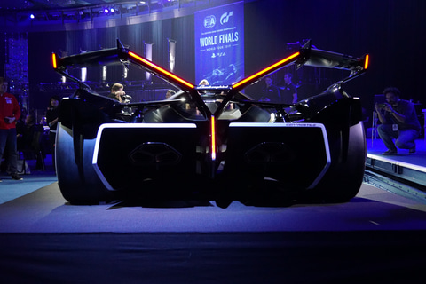 伊ランボルギーニ、“究極のバーチャルカー”「ランボ V12 ビジョン