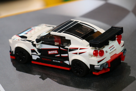 レゴ、日本車と初コラボした新商品「NISSAN GT-R NISMO」発表会 - Car