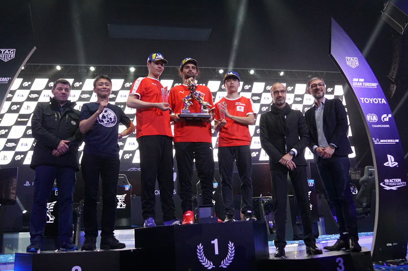 ワールドファイナル2019 ネイションズカップの表彰台獲得選手との記念撮影