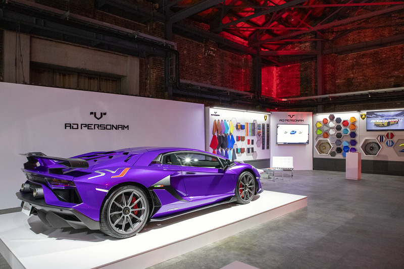 カスタマイズプログラム「アド・ペルソナム」仕様のモデルも。「ウルス」も歌舞伎にインスピレーションを得たJP63仕様となっている