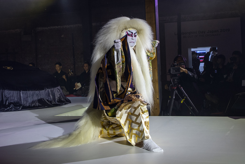 マッツオ・オルテインツィ氏の登壇前に始まった歌舞伎役者の片岡愛之助さんの演技