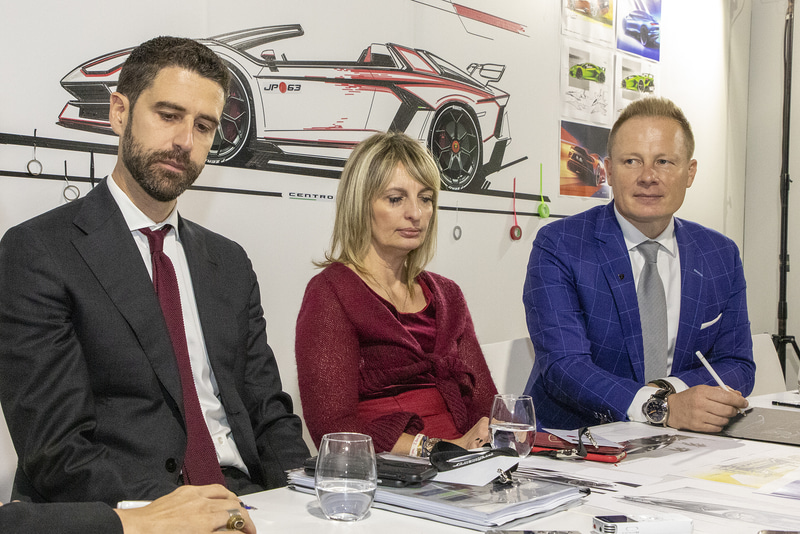 マッツオ・オルテインツィ氏によると、東京に認定中古車ショールームのオープンを予定しているとのこと。スーパーカーの中古車は信頼性の高さとアフターフォローの内容が非常に大切なので、これは歓迎である