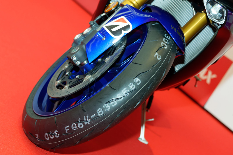 「BATTLAX RACING STREET RS11」