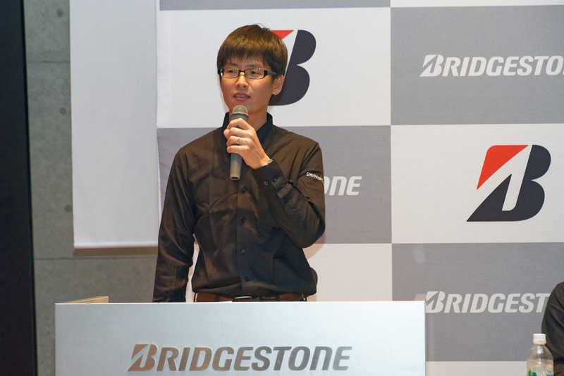 技術的な解説を行なった株式会社ブリヂストン MCタイヤ開発部の時任泰史氏
