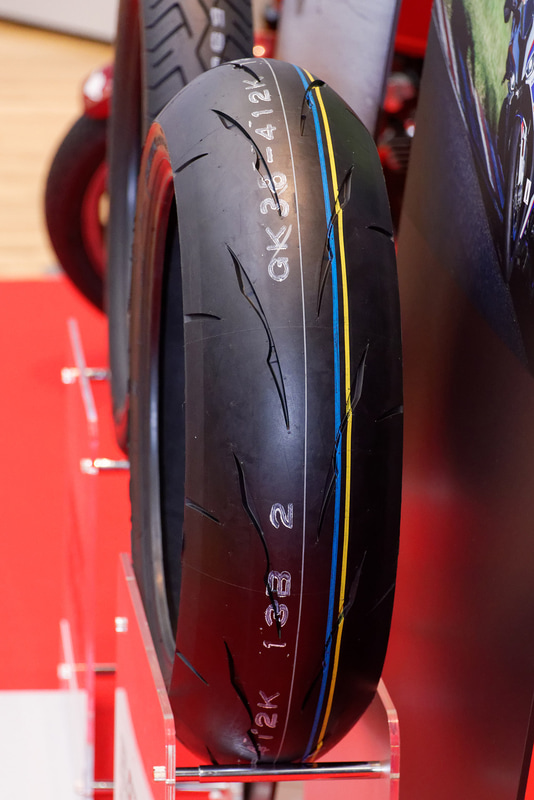 「BATTLAX RACING STREET RS11」