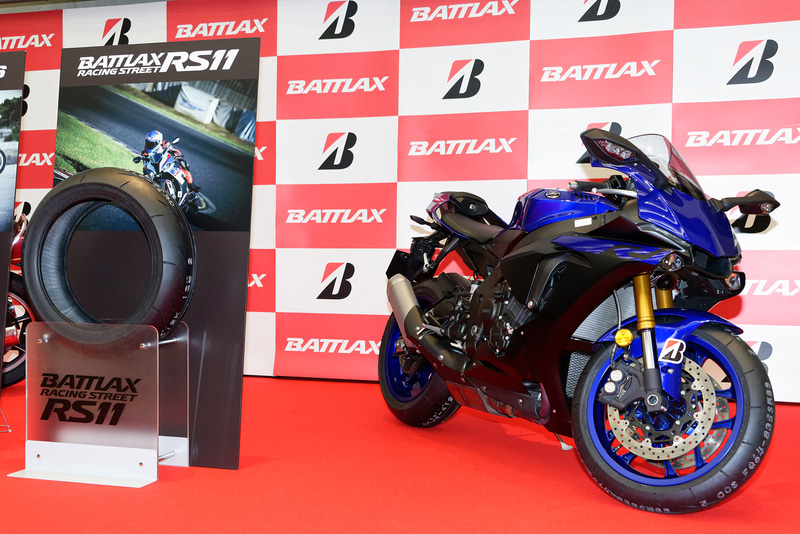 BATTLAX RACING STREET RS11を装着した車両