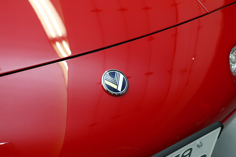 エンブレム類も新品に交換