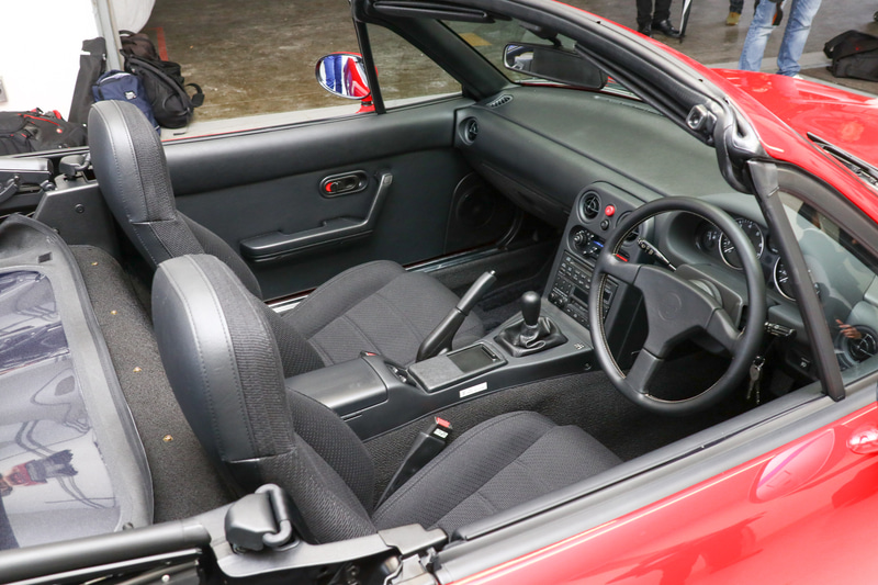 内装も新しくなっていて、シートは表皮を張り替えている