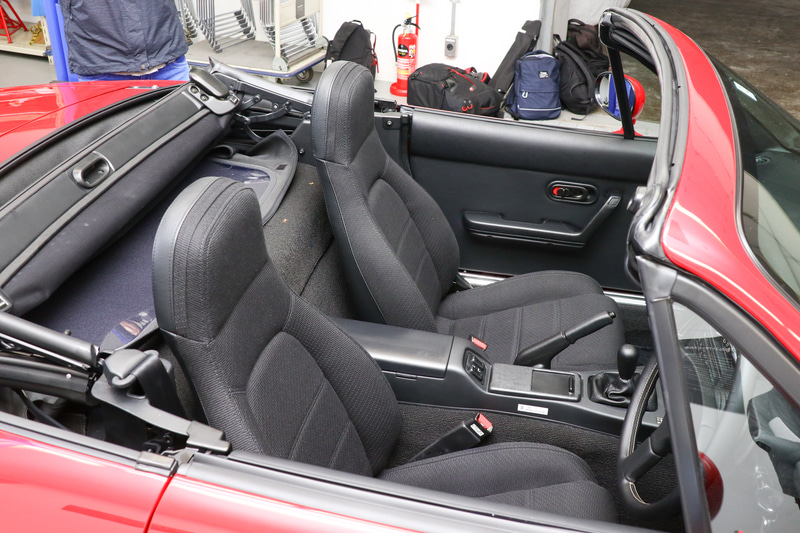 インテリアも新車同様に仕上げられている