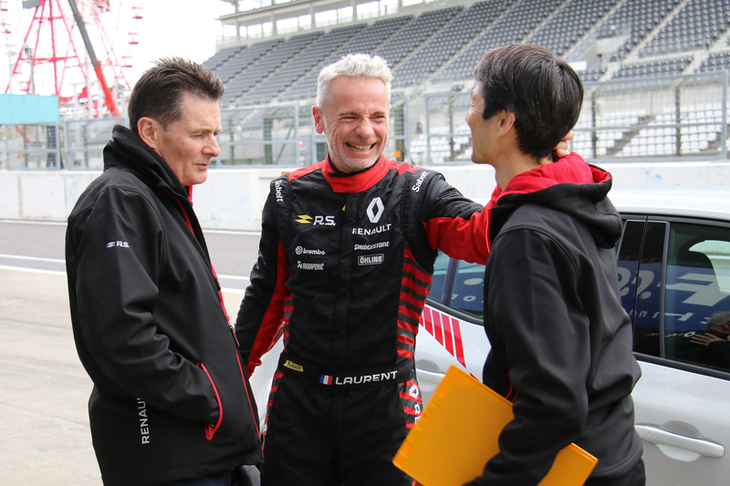 アタックラップ後に笑顔を見せるウルゴン氏