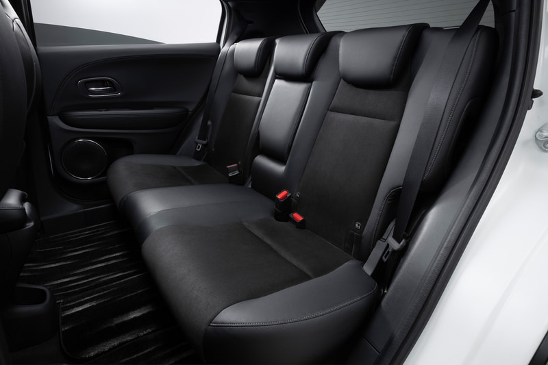 専用リアシート