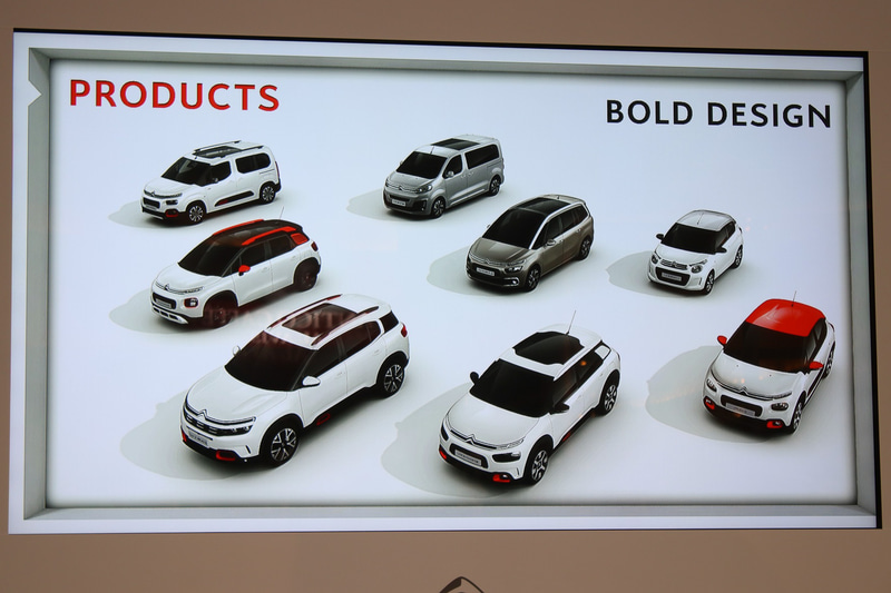 ユニークでありながらブランドとしての共通性を備えたデザインを採用