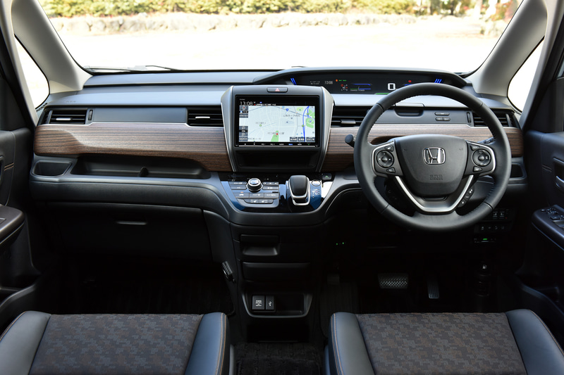 フリード＋ CROSSTARのインテリア