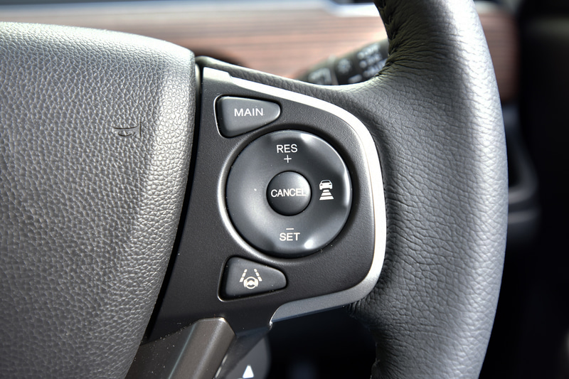 ステアリングのスイッチ類