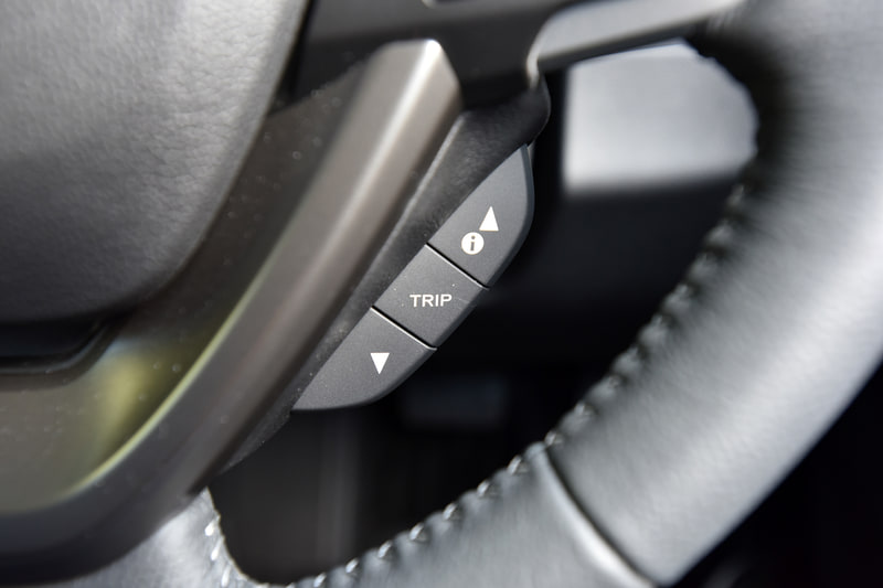 ステアリングのスイッチ類