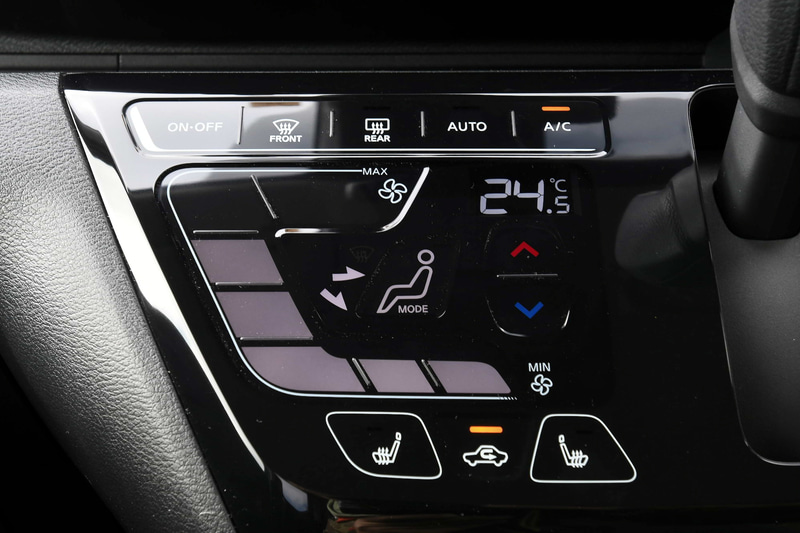 表示部とスイッチの一体化によって直感的なオペレーションを可能にした静電タッチパネルエアコン