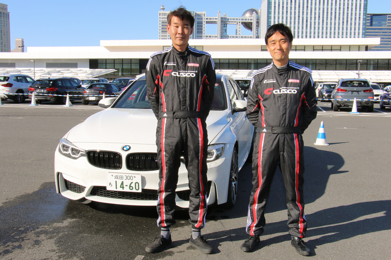 インストラクターを務める高橋滋選手（左）と富澤勝選手（右）