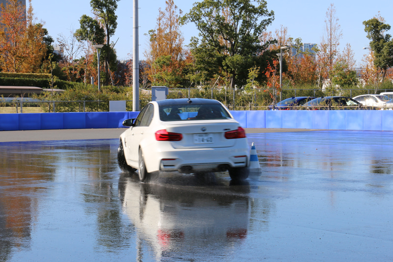 M3でのアクセルターン