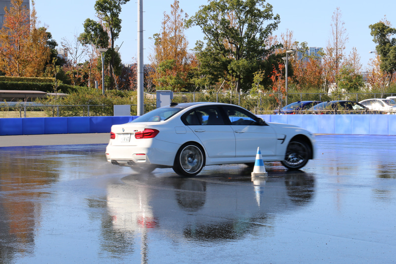 M3でのアクセルターン