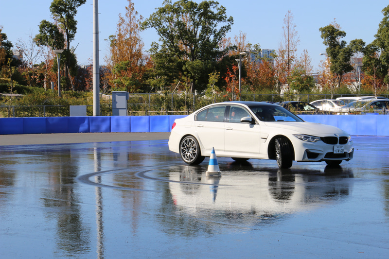 M3でのアクセルターン