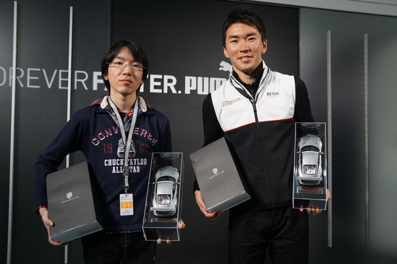 ポルシェ Eスポーツレーシングジャパン スペシャルステージ 2019の優勝チーム、吉田匠吾選手（左）と笹原右京選手（右）