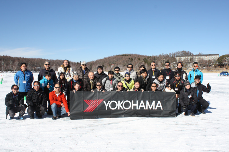 「2020 iceGUARD 6 ＆ PROSPEC Winter Driving Park」ではマイカーで楽しみながら低ミュー路でのドライビングスキルを磨くことができる