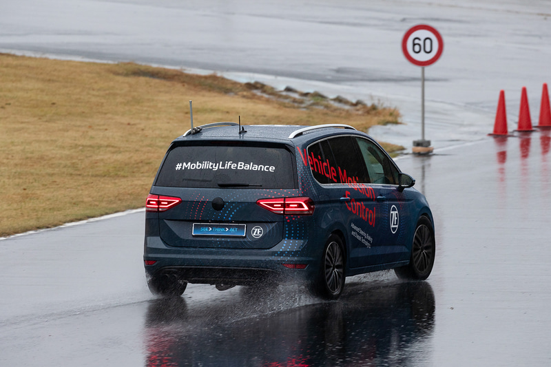 「フライングカーペット 2.0」シャシーコンセプトを搭載した車両。日本初公開