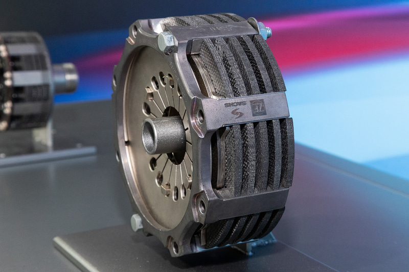 F1用のクラッチ