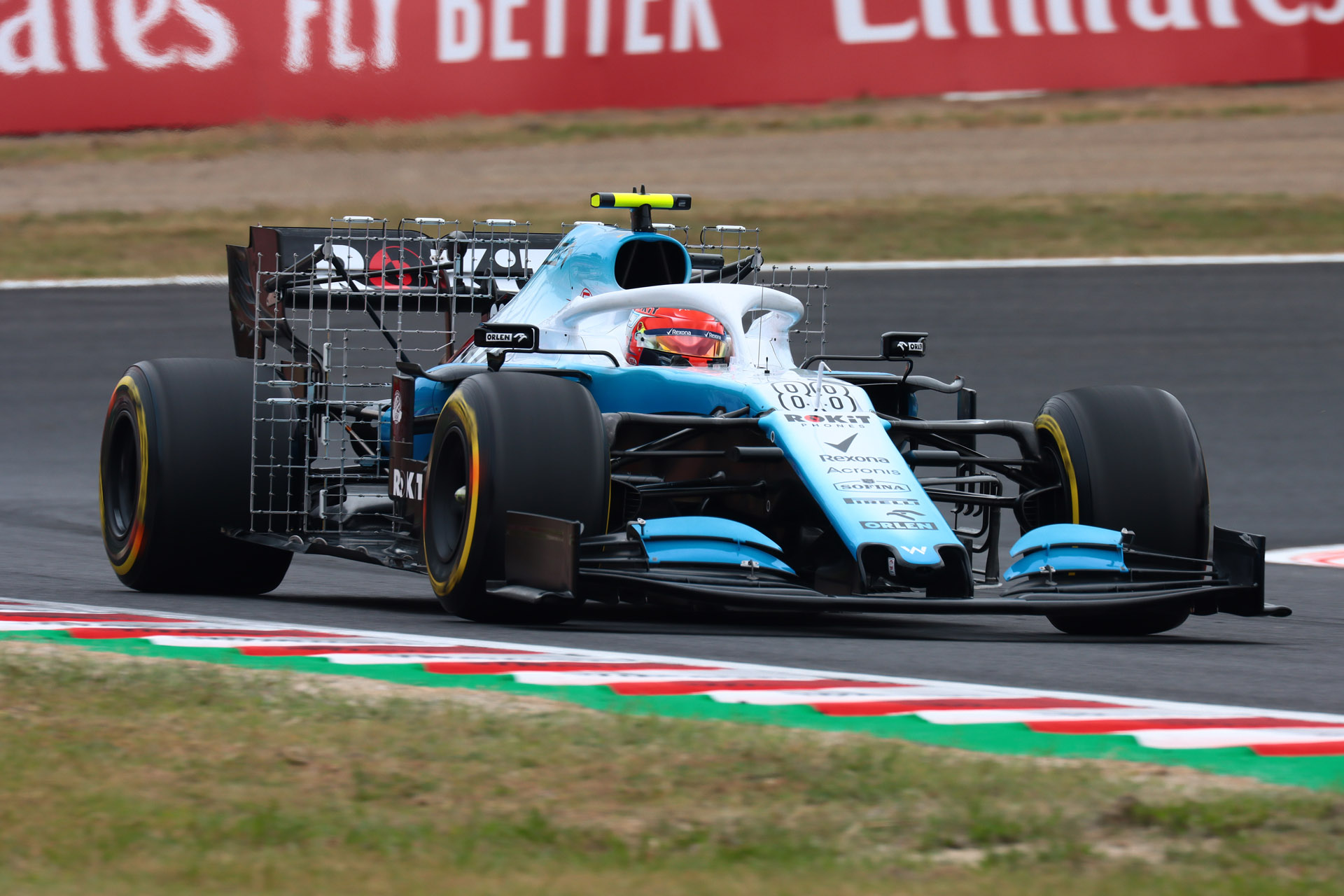 焦点距離400mm、シャッター速度1/250秒で向かってくるマシンを撮影