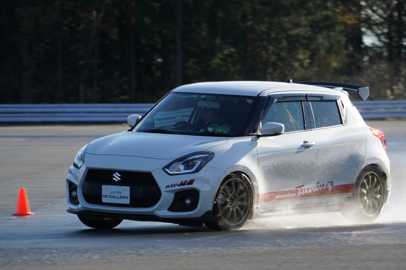 MT車のスズキ「スイフト スポーツ MONSTER COMPLETE II」