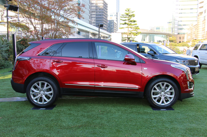 XT5 プラチナム スポーツ（レッドホライゾンティントコート）